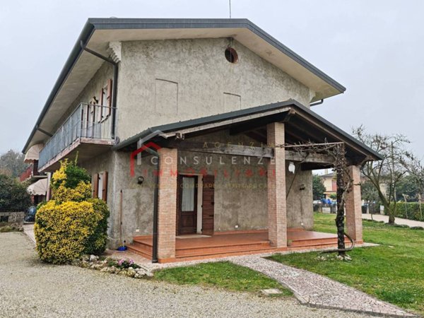 casa indipendente in vendita a Ponzano Veneto