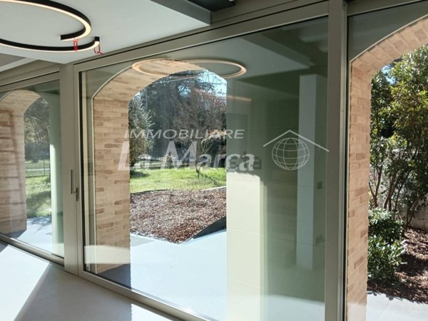 esavano in vendita a Ponzano Veneto in zona Merlengo