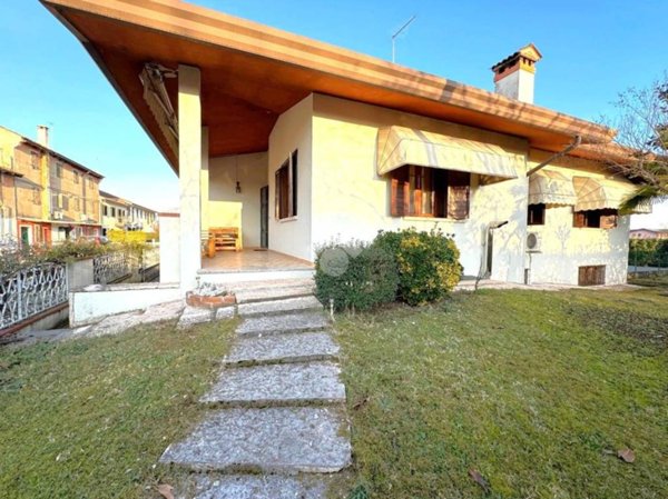 casa indipendente in vendita a Ponzano Veneto in zona Merlengo