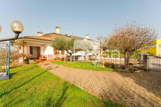 casa indipendente in vendita a Ponzano Veneto in zona Paderno