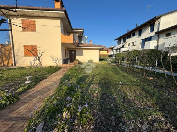 casa indipendente in vendita a Ponzano Veneto in zona Paderno