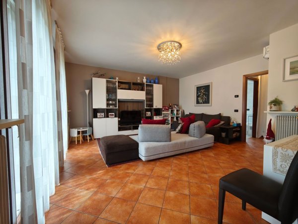 appartamento in vendita a Ponzano Veneto in zona Merlengo