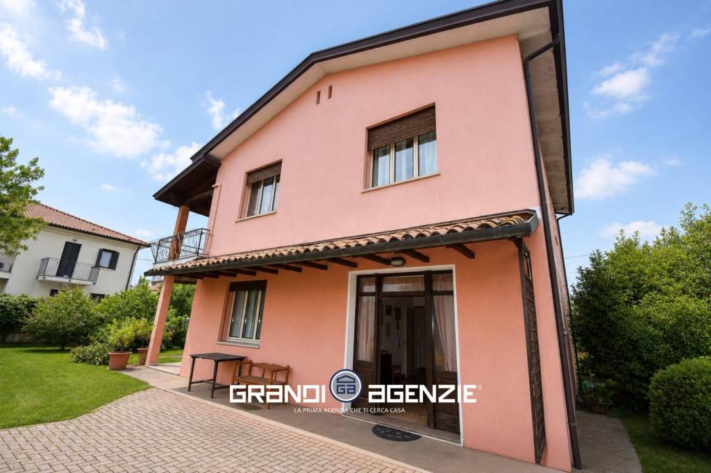 casa indipendente in vendita a Ponzano Veneto in zona Ponzano Veneto