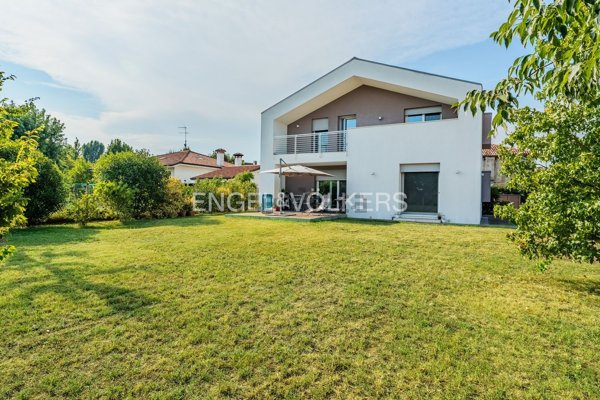 casa indipendente in vendita a Ponzano Veneto in zona Ponzano Veneto