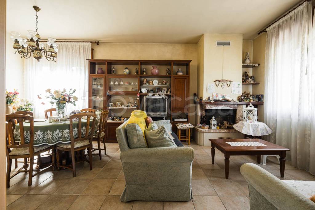 casa indipendente in vendita a Ponzano Veneto in zona Paderno