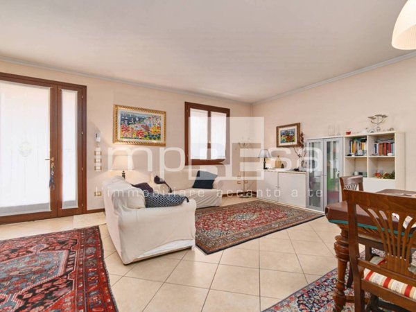 casa indipendente in vendita a Ponzano Veneto in zona Merlengo