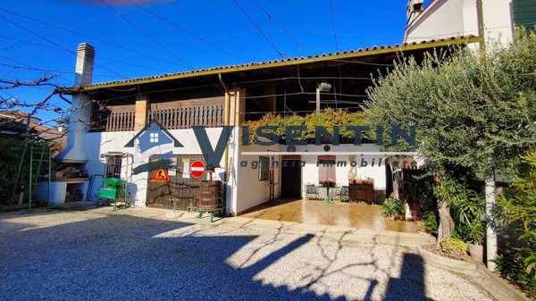 casale in vendita a Ponzano Veneto in zona Paderno