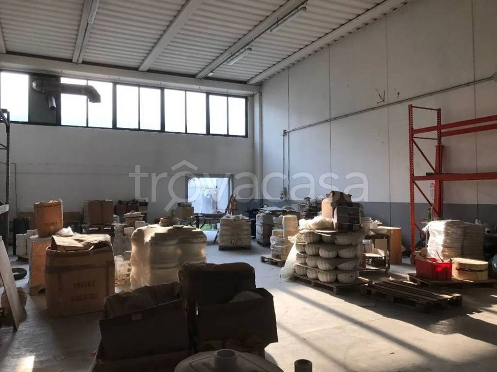 locale commerciale in vendita a Ponzano Veneto