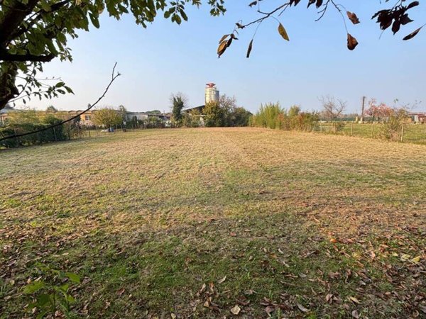 terreno in vendita a Ponzano Veneto in zona Merlengo