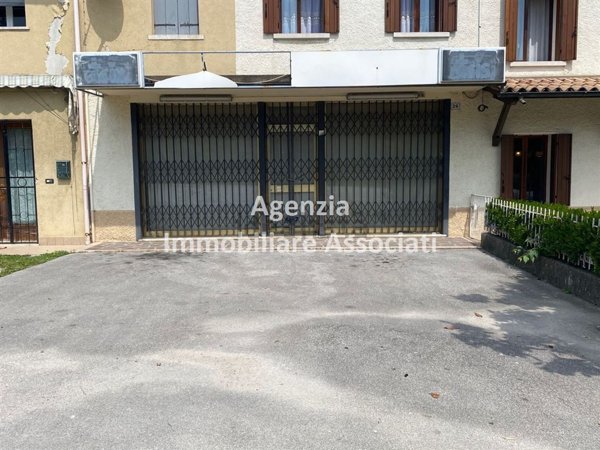 locale commerciale in vendita a Possagno