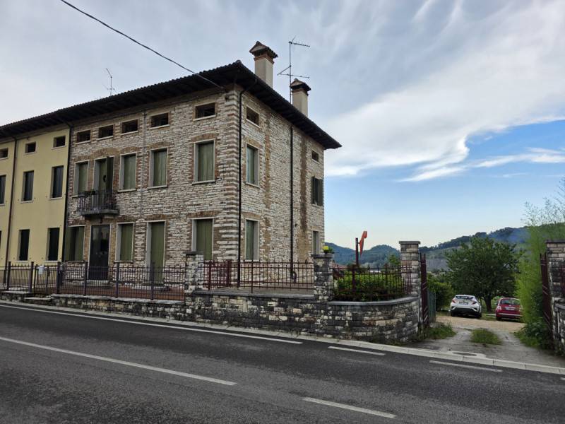 intera palazzina in vendita a Possagno