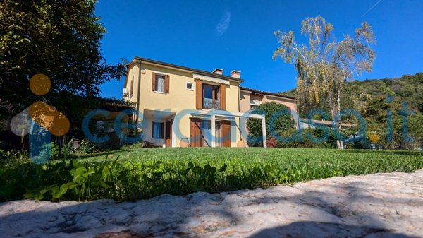 casa indipendente in vendita a Possagno