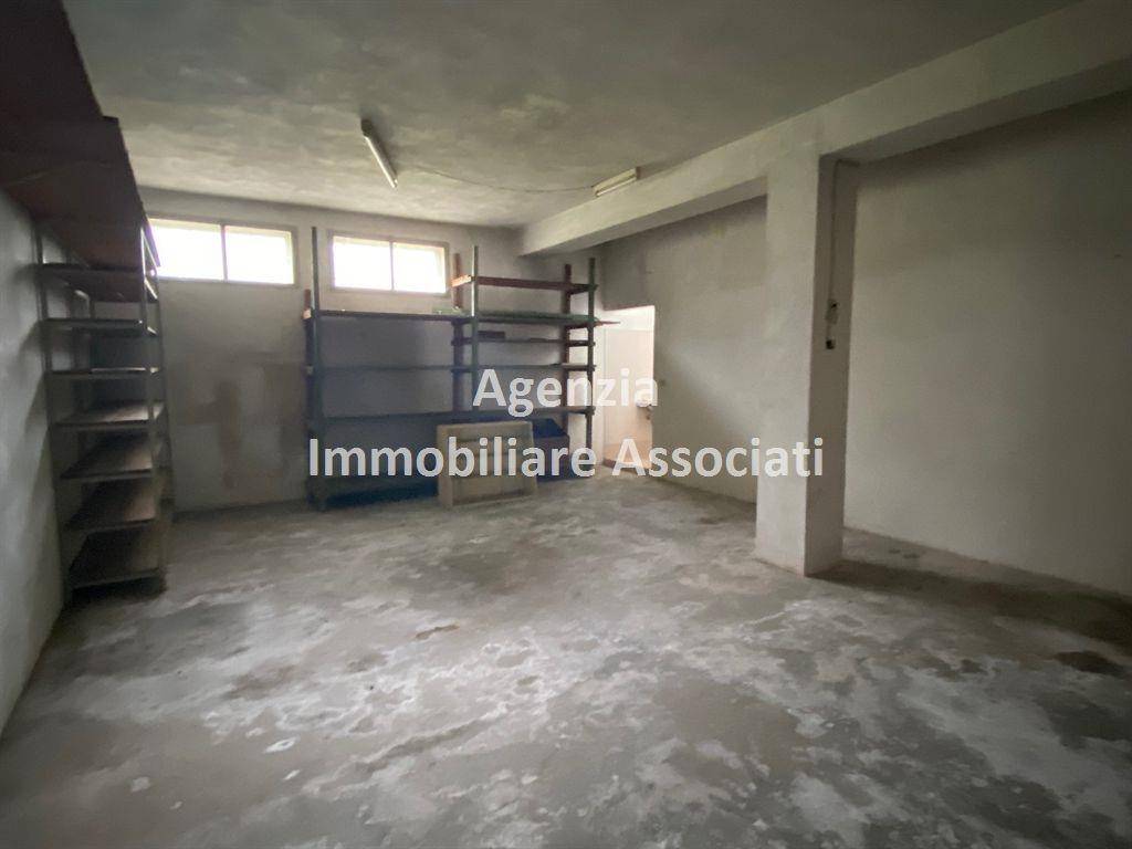 locale commerciale in vendita a Possagno