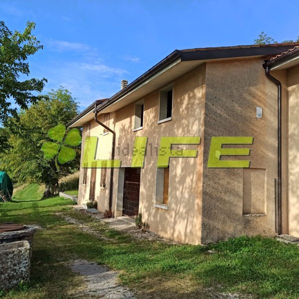 casa indipendente in vendita a Possagno