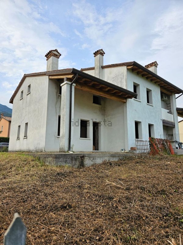 casa indipendente in vendita a Possagno