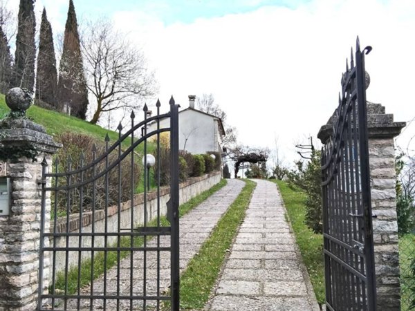 casa indipendente in vendita a Possagno