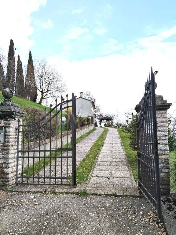 casa indipendente in vendita a Possagno