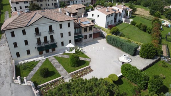 casa indipendente in vendita a Possagno