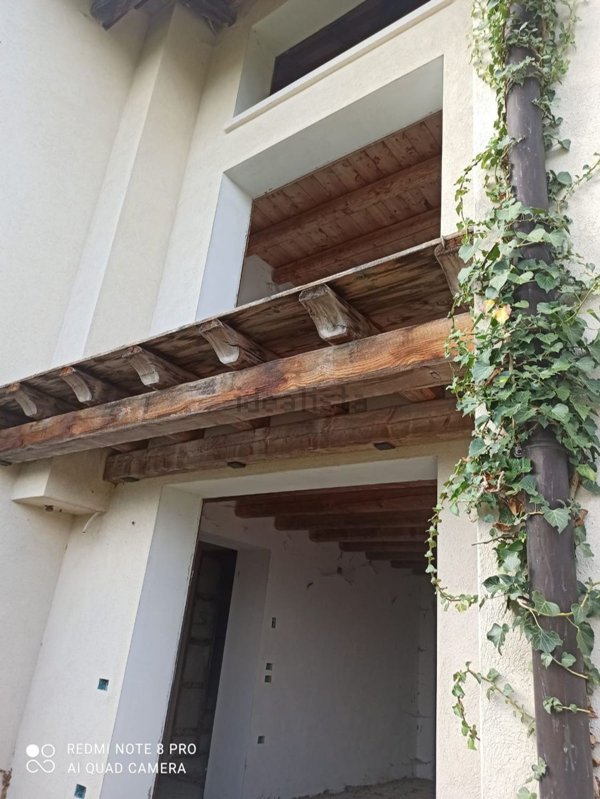 casa indipendente in vendita a Possagno in zona Rovèr