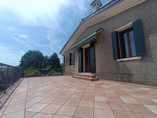 casa indipendente in vendita a Possagno in zona Rovèr