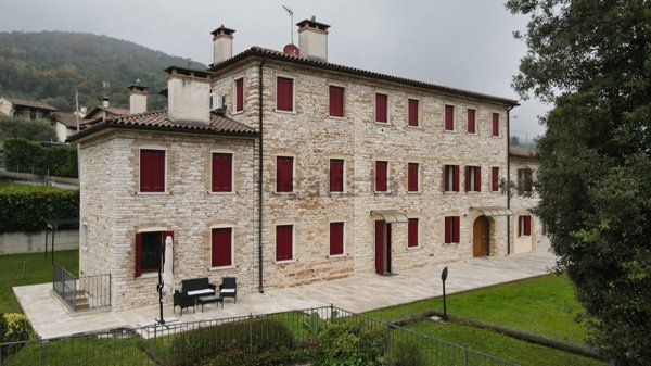 appartamento in vendita a Possagno in zona Rovèr