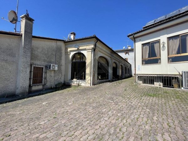 negozio in vendita a Possagno