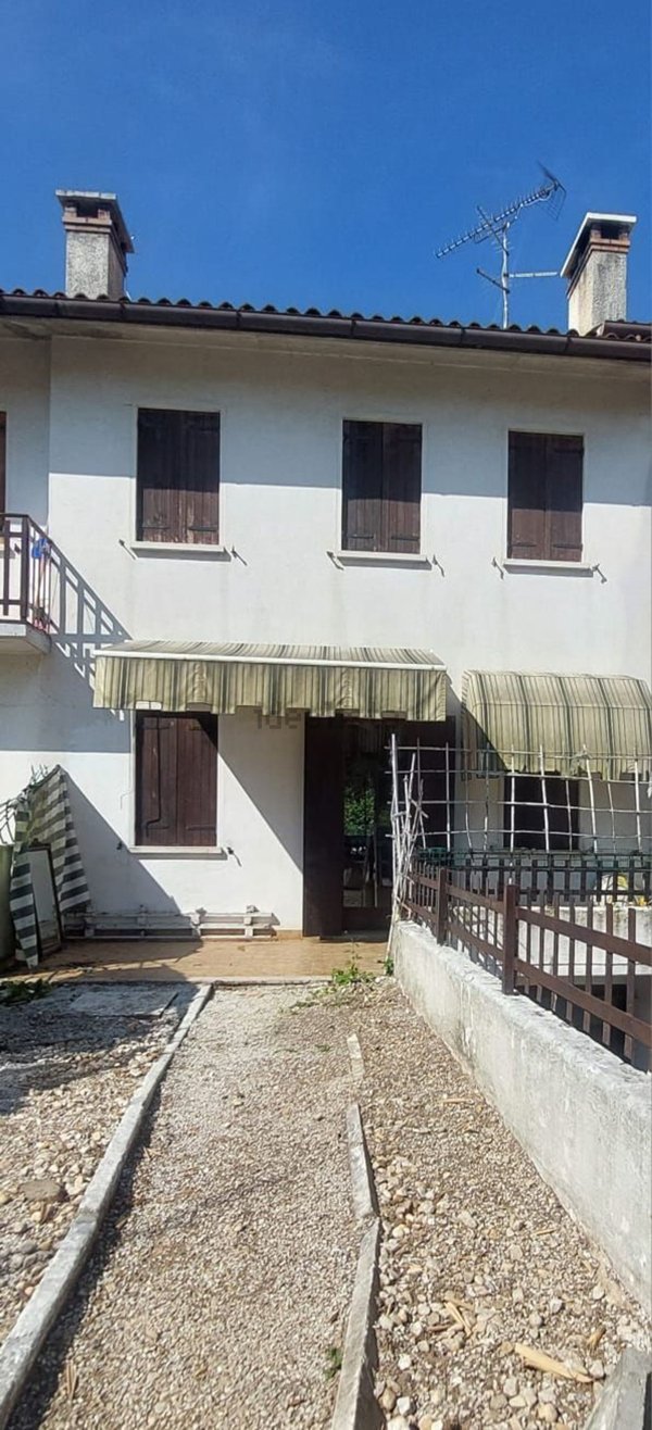 casa indipendente in vendita a Possagno in zona Rovèr