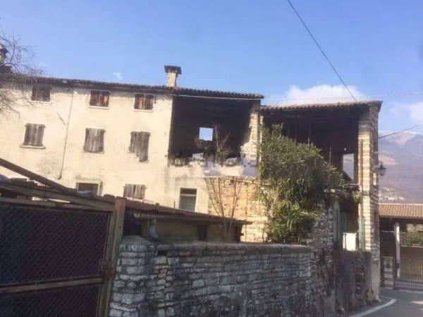appartamento in vendita a Possagno in zona Rovèr
