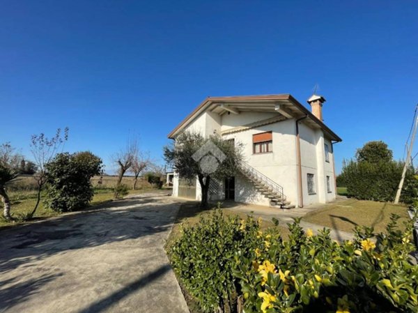 casa indipendente in vendita a Povegliano in zona Santandrà