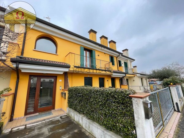 appartamento in vendita a Povegliano in zona Santandrà