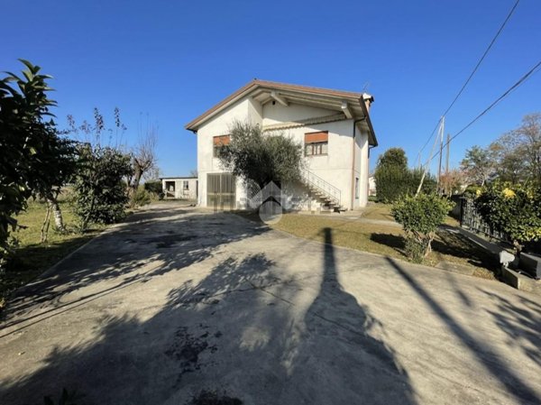 casa indipendente in vendita a Povegliano in zona Santandrà