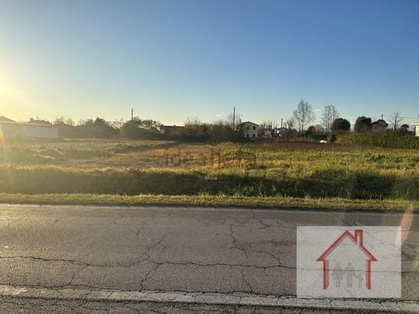 terreno edificabile in vendita a Povegliano