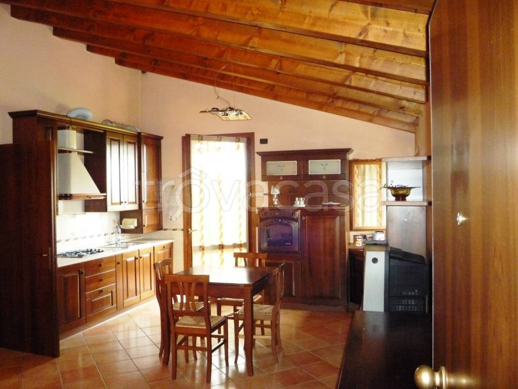 appartamento in vendita a Povegliano in zona Camalò