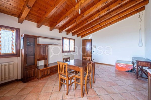 appartamento in vendita a Povegliano in zona Camalò