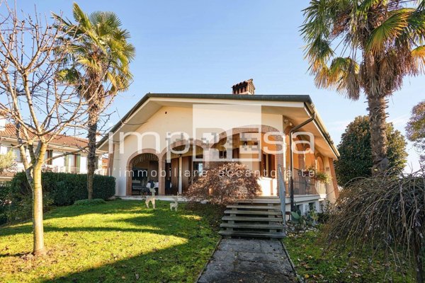 casa indipendente in vendita a Povegliano in zona Camalò