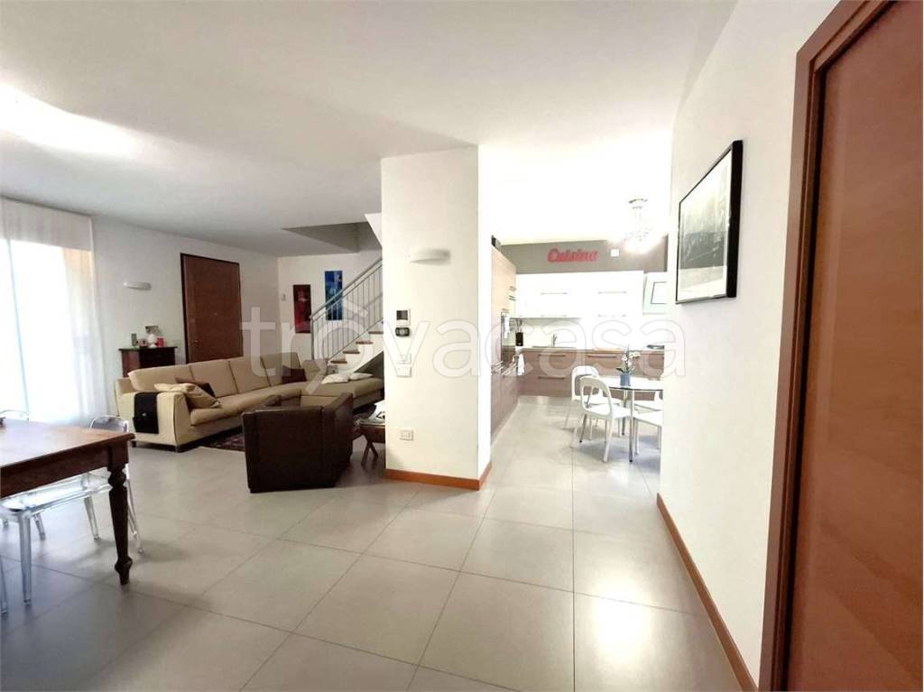 casa indipendente in vendita a Povegliano in zona Camalò