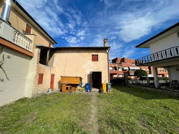 casa indipendente in vendita a Povegliano in zona Camalò
