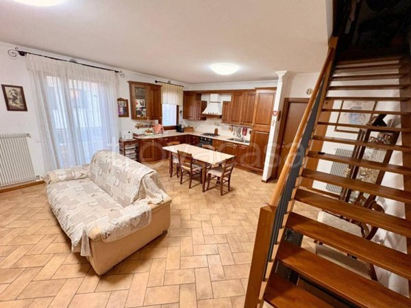 appartamento in vendita a Povegliano in zona Camalò