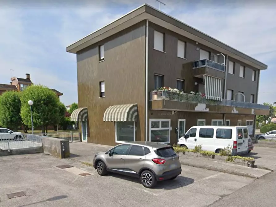 negozio in vendita a Preganziol in zona Sambughè