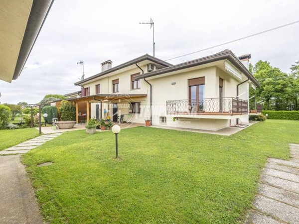 casa indipendente in vendita a Preganziol in zona Sambughè