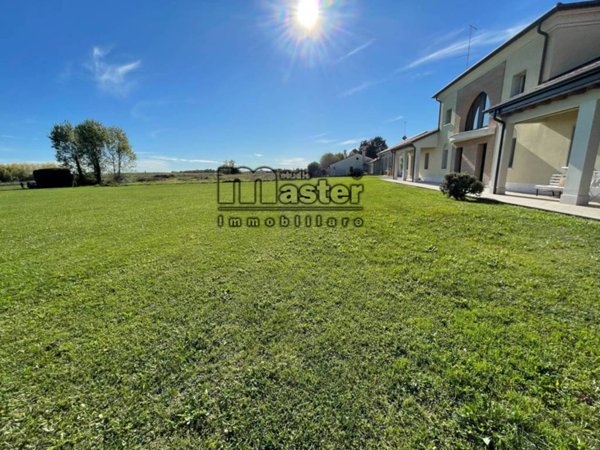 casa indipendente in vendita a Preganziol in zona Sambughè