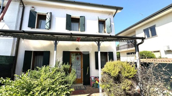 casa indipendente in vendita a Preganziol in zona Frescada