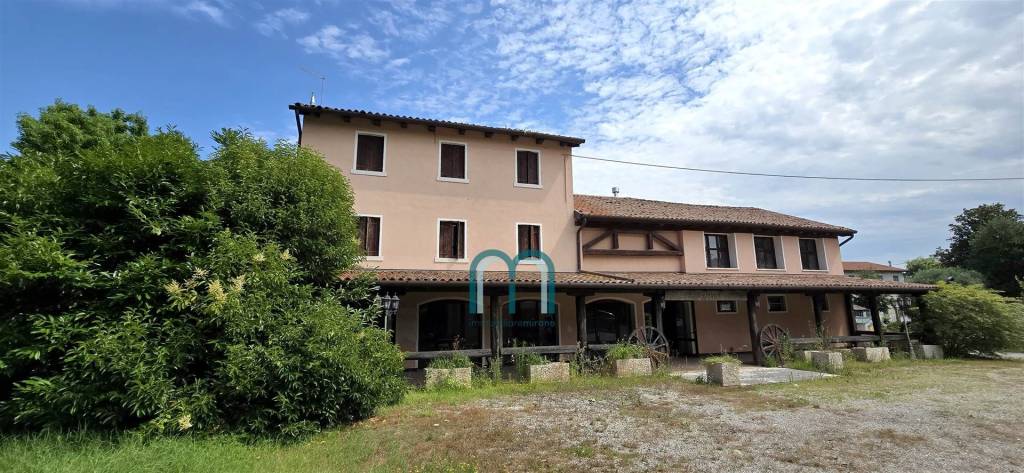 negozio in vendita a Preganziol in zona Sambughè