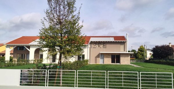 casa indipendente in vendita a Preganziol in zona San Trovaso