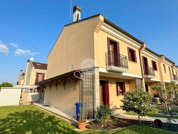 casa indipendente in vendita a Preganziol in zona Frescada