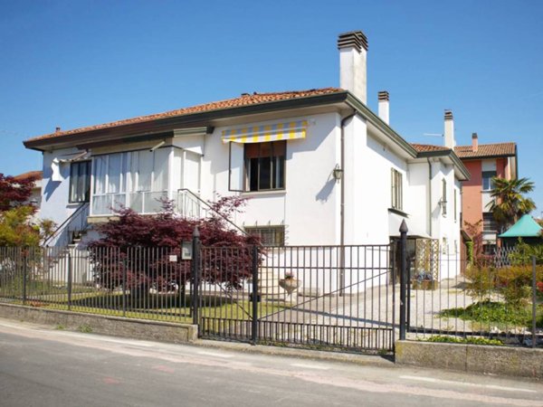 casa indipendente in vendita a Preganziol in zona Frescada