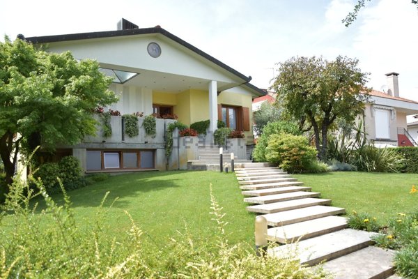 casa indipendente in vendita a Preganziol in zona Frescada