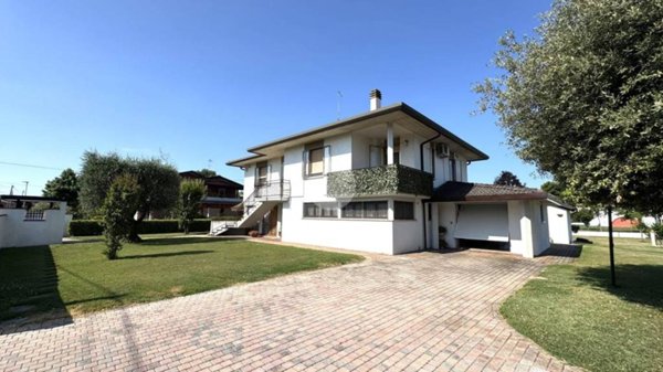 casa indipendente in vendita a Preganziol in zona Alle Grazie