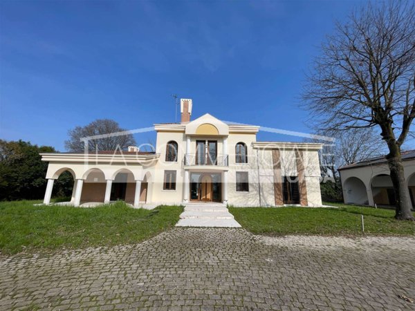 casa indipendente in vendita a Preganziol in zona Alle Grazie