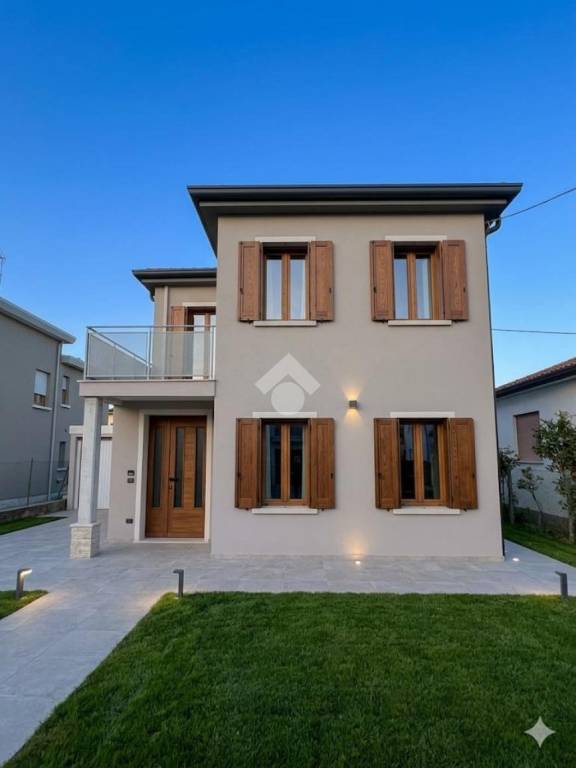 casa indipendente in vendita a Preganziol in zona Alle Grazie